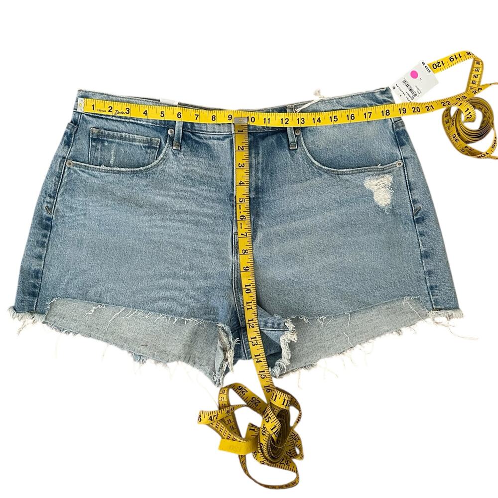 Good American Women High Rise 5 Pocket Design Raw Hem Jeans Shorts Size - 15 NWT - Picture 3 of 8